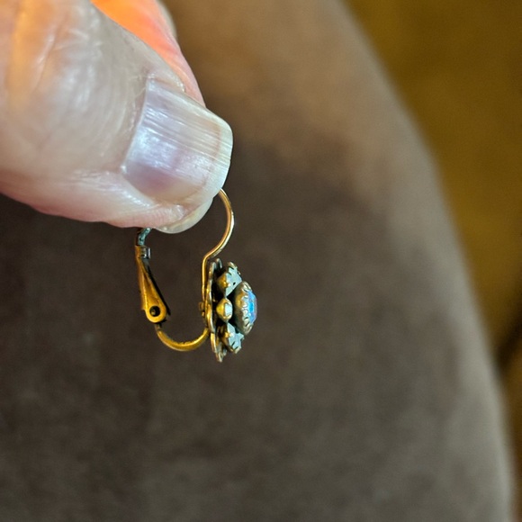 Vintage Gold Floral Crystal Earrings - Picture 4 of 6